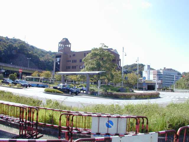 ���{�s�@�i�q���{�����w�@�^�N�V�[�̂�΁A�����x��